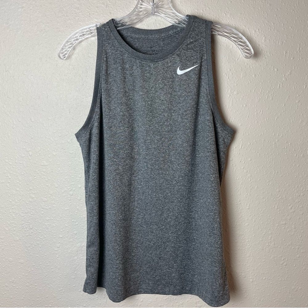 Nike Athletic Top Size Medium